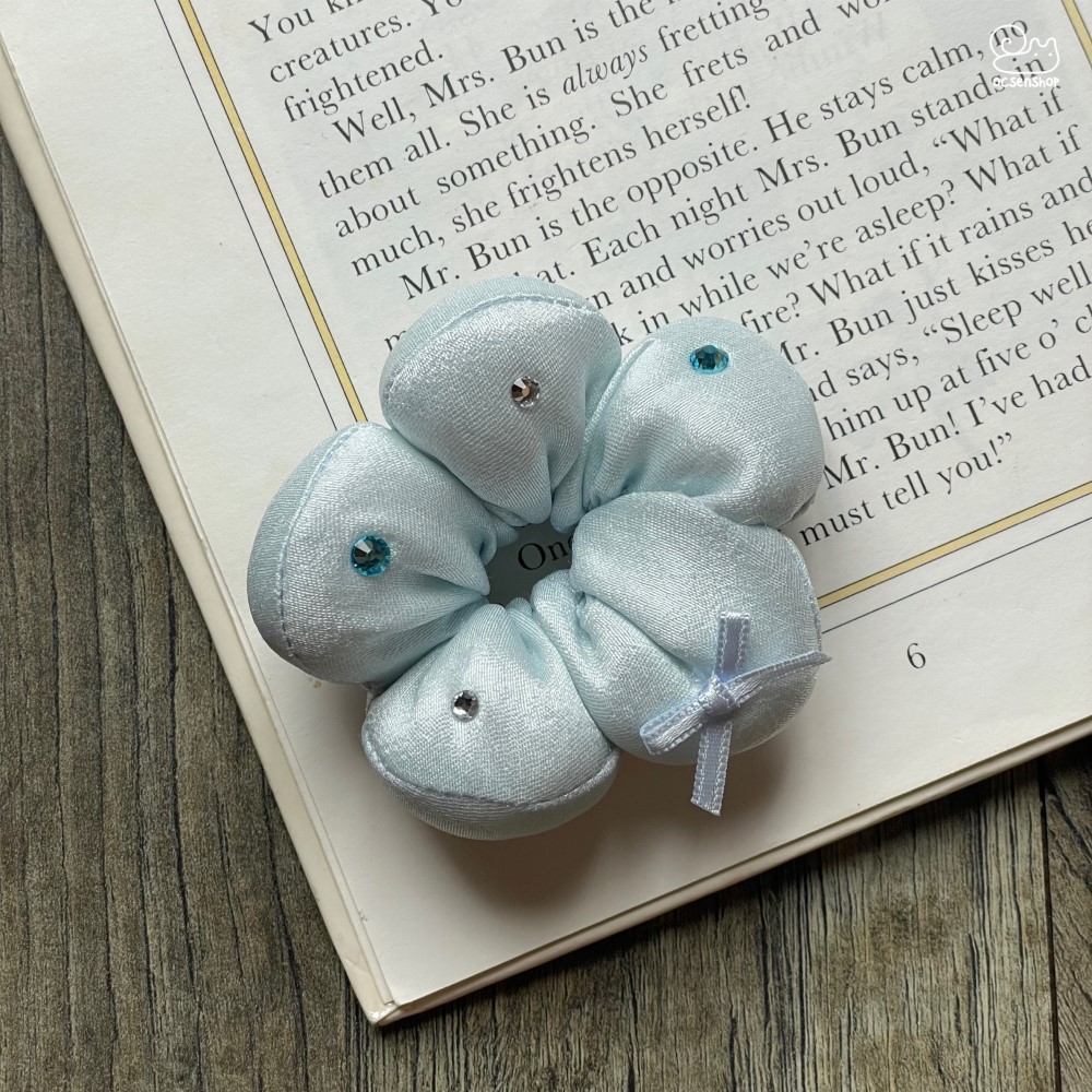 Scrunchie hoa bông phồng họa tiết