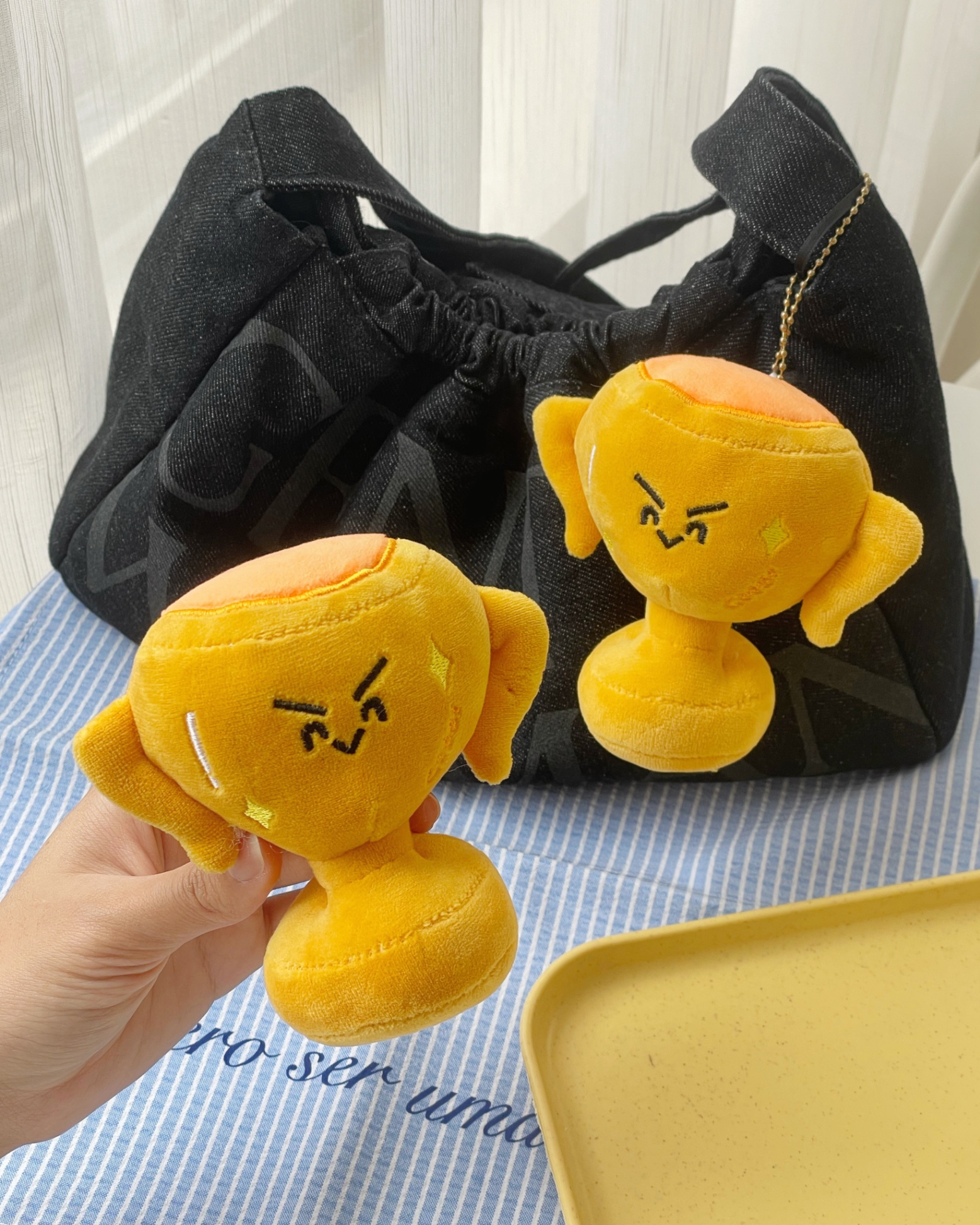 Cúp vàng bông