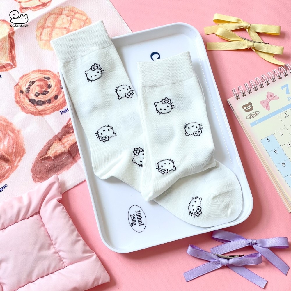 Tất cao cổ Hello Kitty