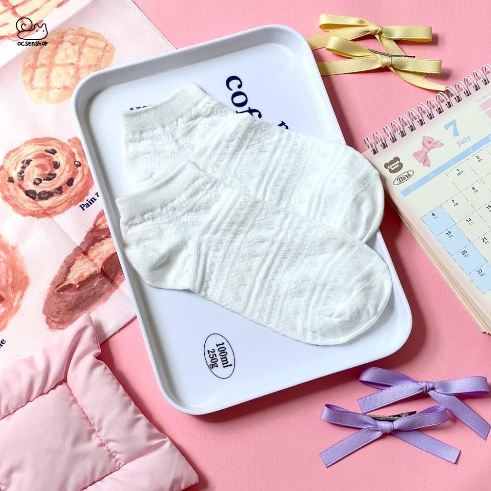 Tất ngắn cổ họa tiết quả trám