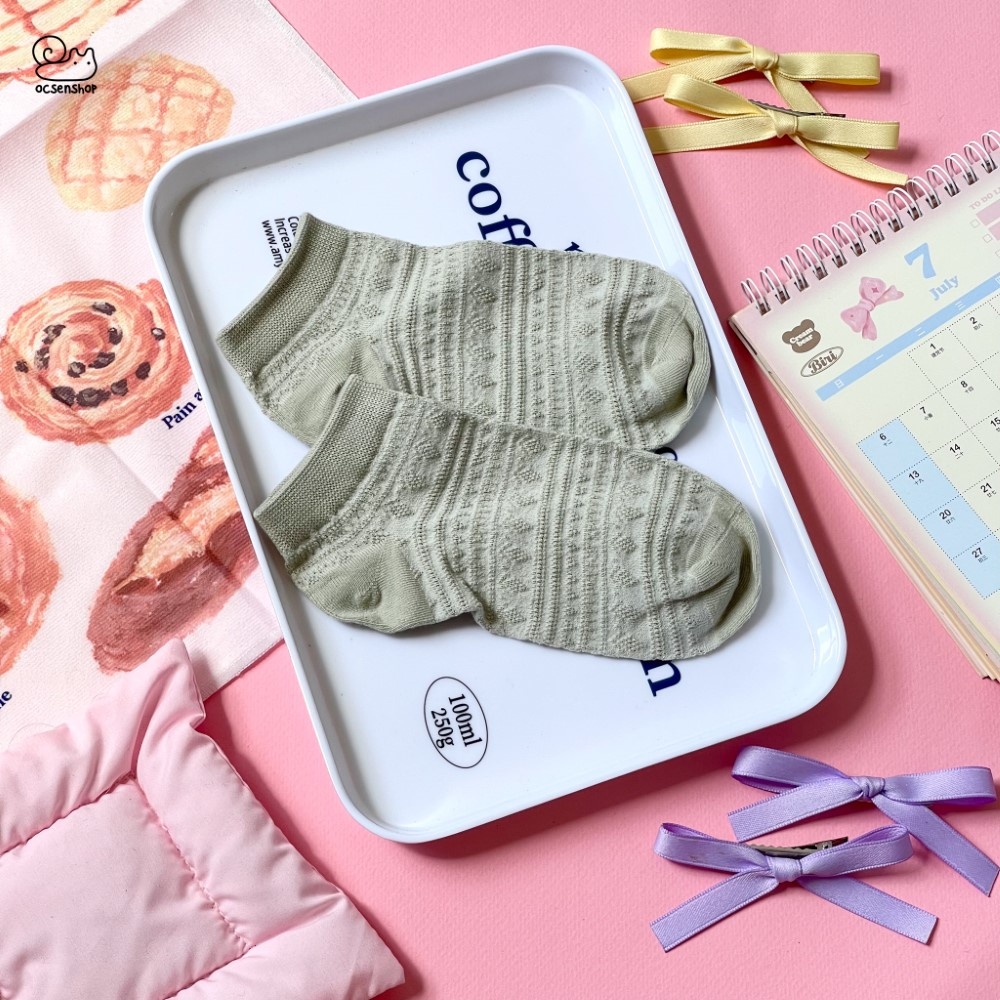 Tất ngắn cổ họa tiết quả trám