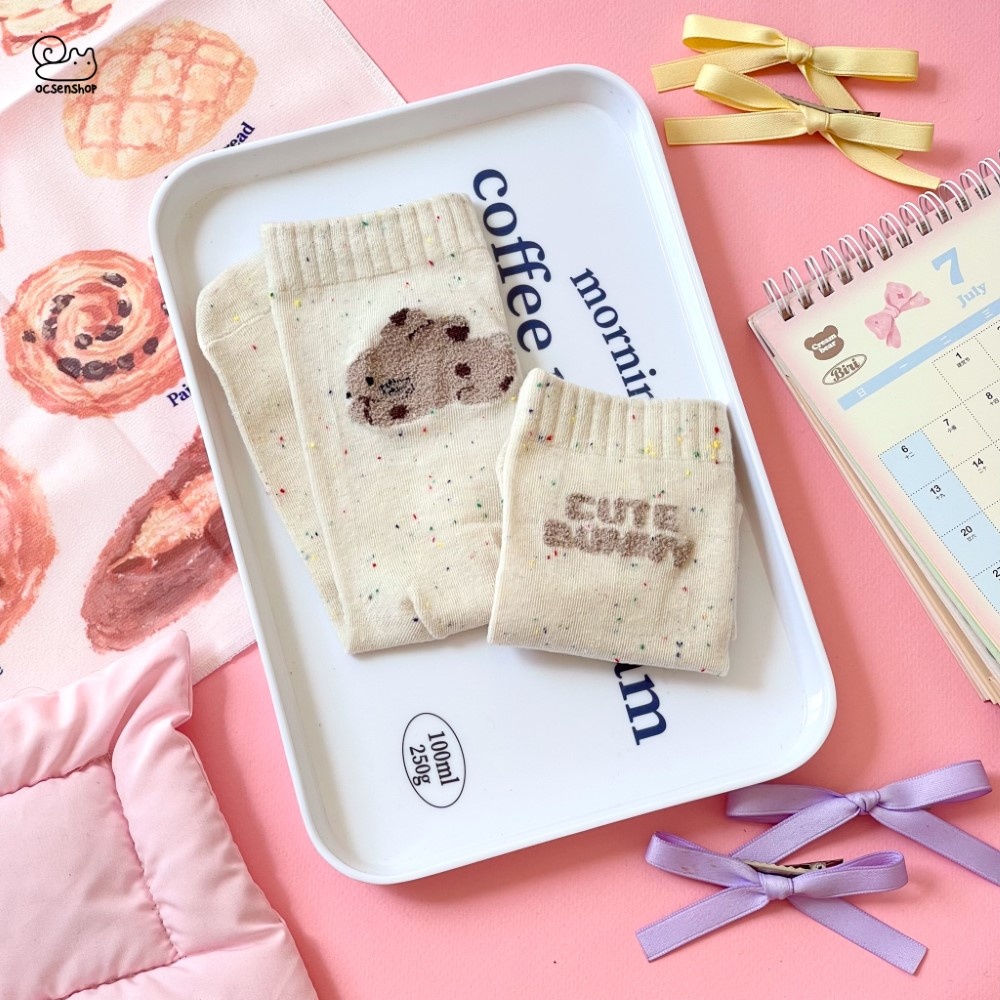 Tất cao cổ nền chấm nhiều màu