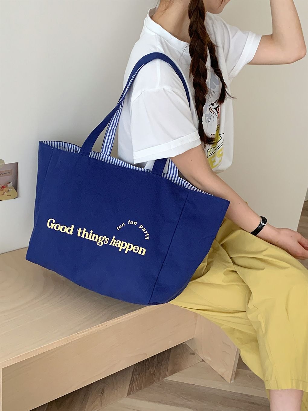 Totebag Good things happen 2 mặt