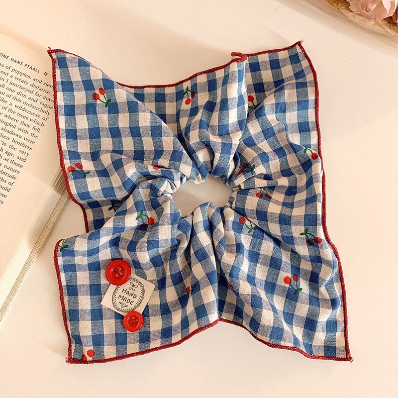 Scrunchie vuông Cherry nền kẻ ô xanh