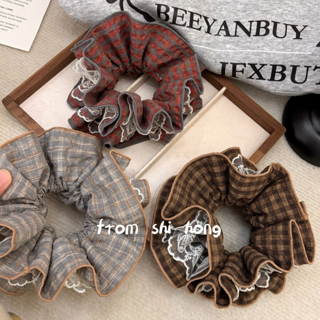 Scrunchie kẻ ô kèm ren (4 lớp)