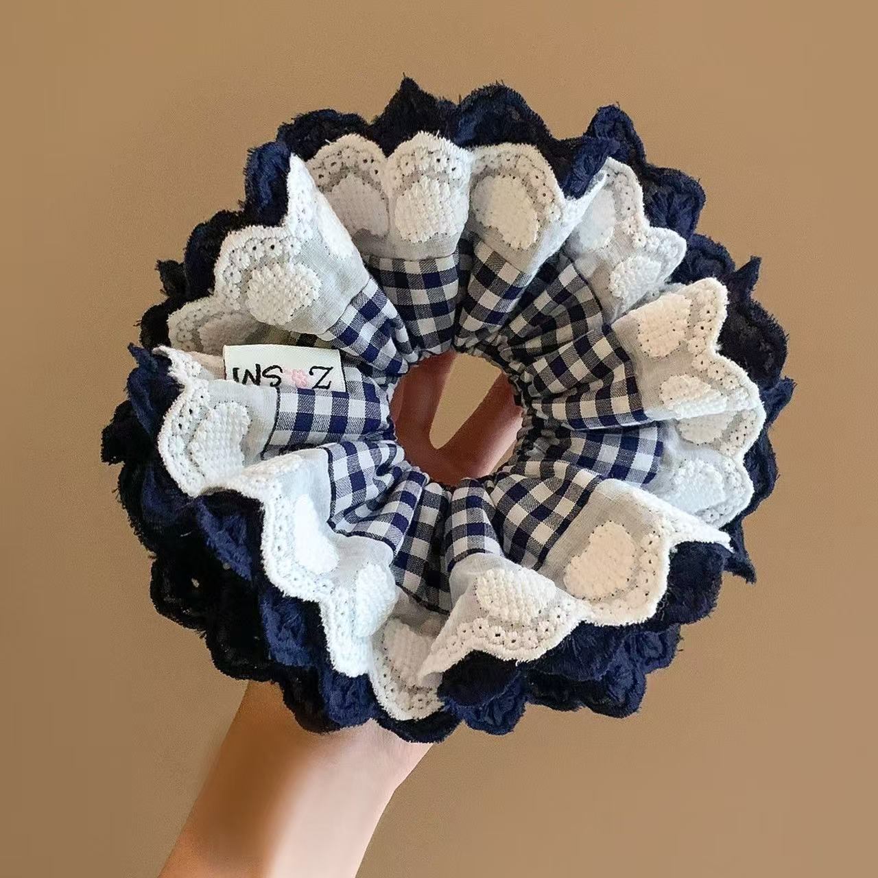 Scrunchie kẻ ô xanh ren mix trắng xanh (4 lớp)