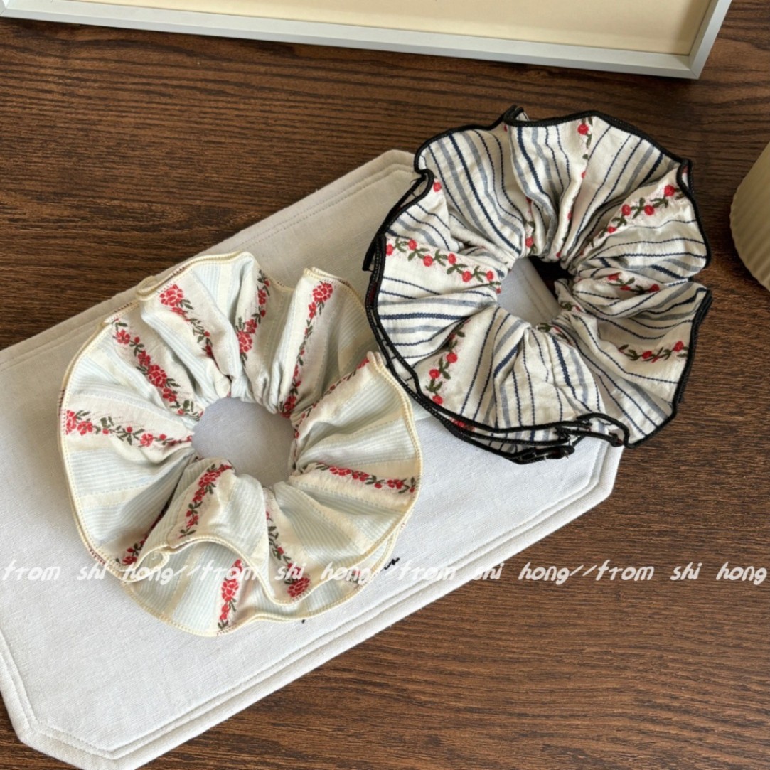 Scrunchie họa tiết dây hoa (4 lớp)