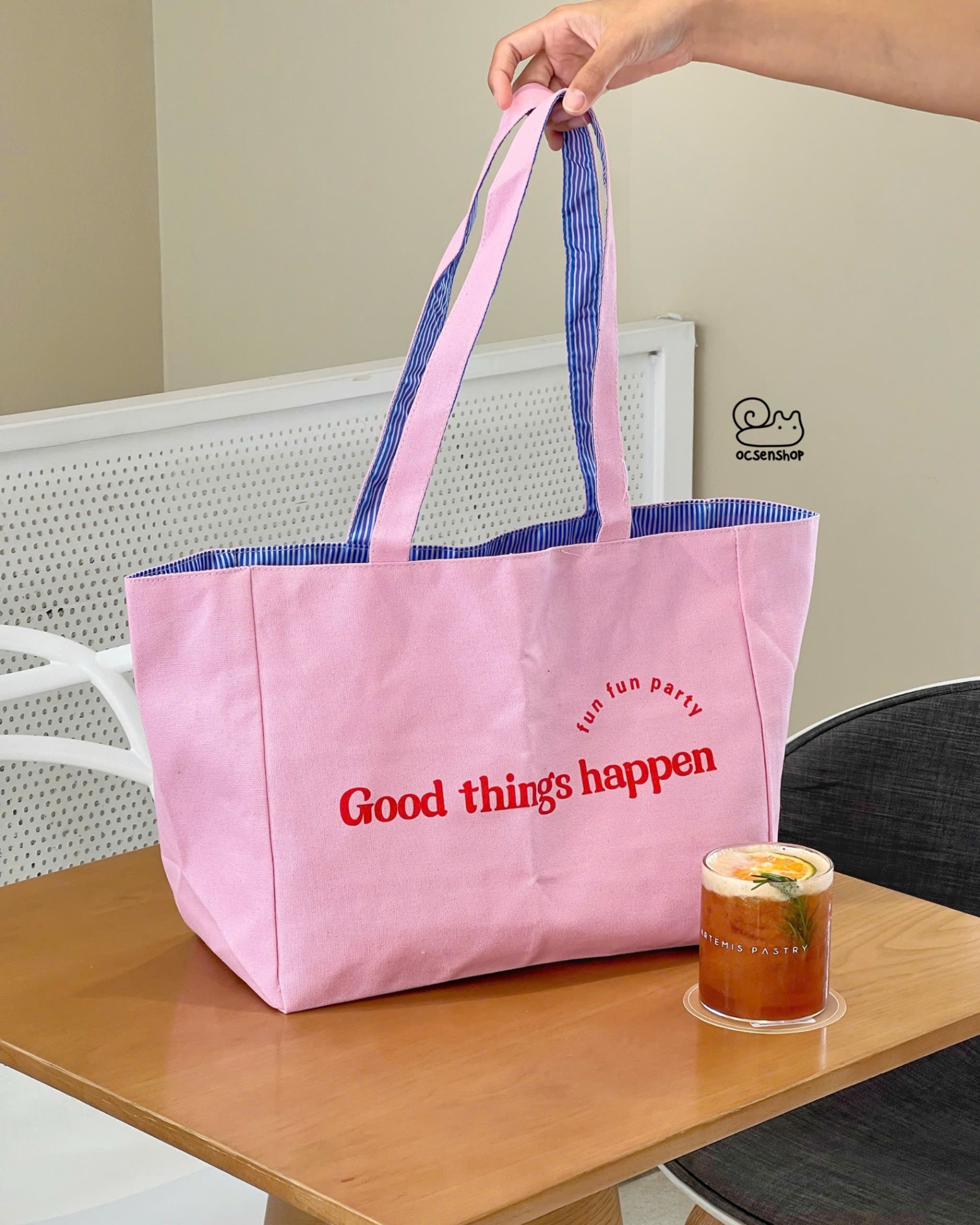 Totebag Good things happen 2 mặt
