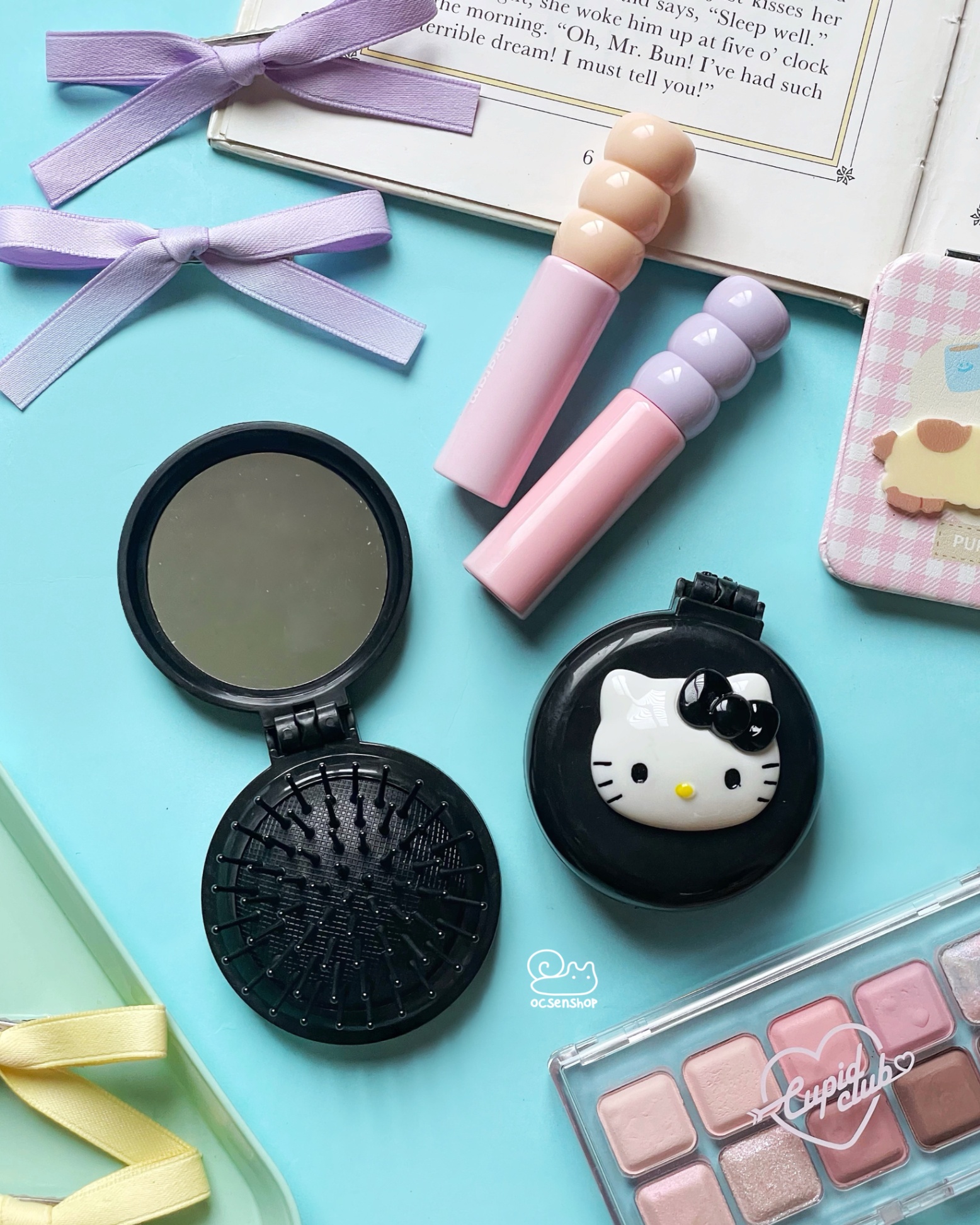 Lược gập kèm gương tròn Hello Kitty nền đen