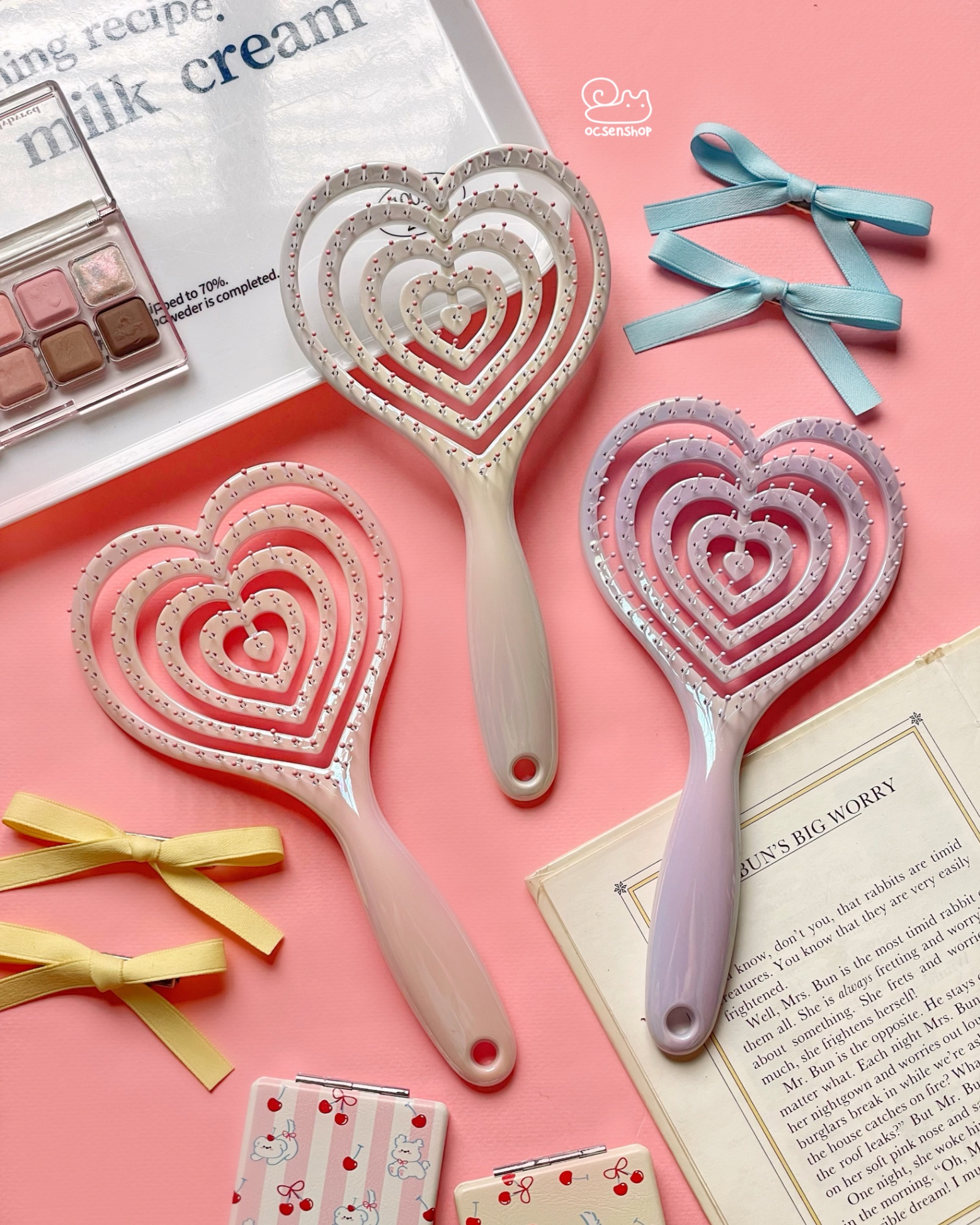 Lược massage trái tim hologram