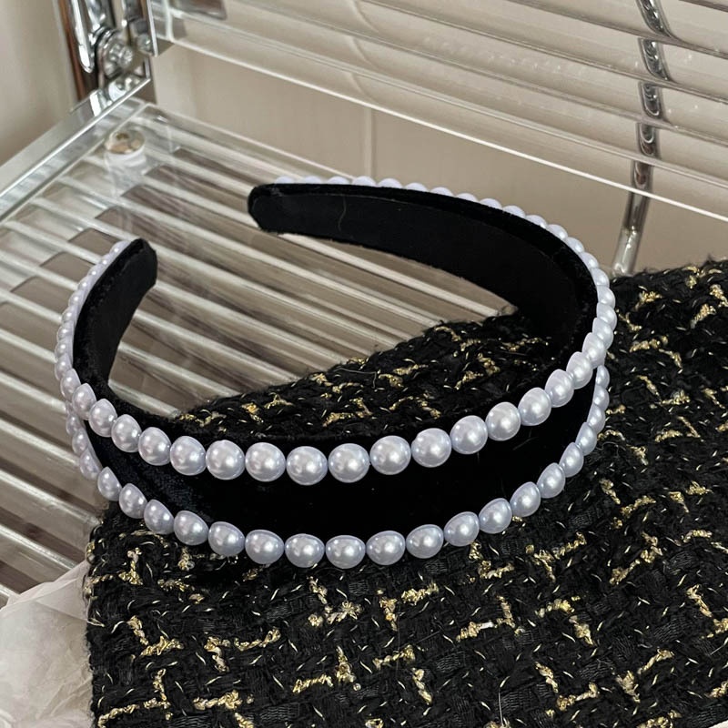 Bờm vải đen kèm viền ngọc trai