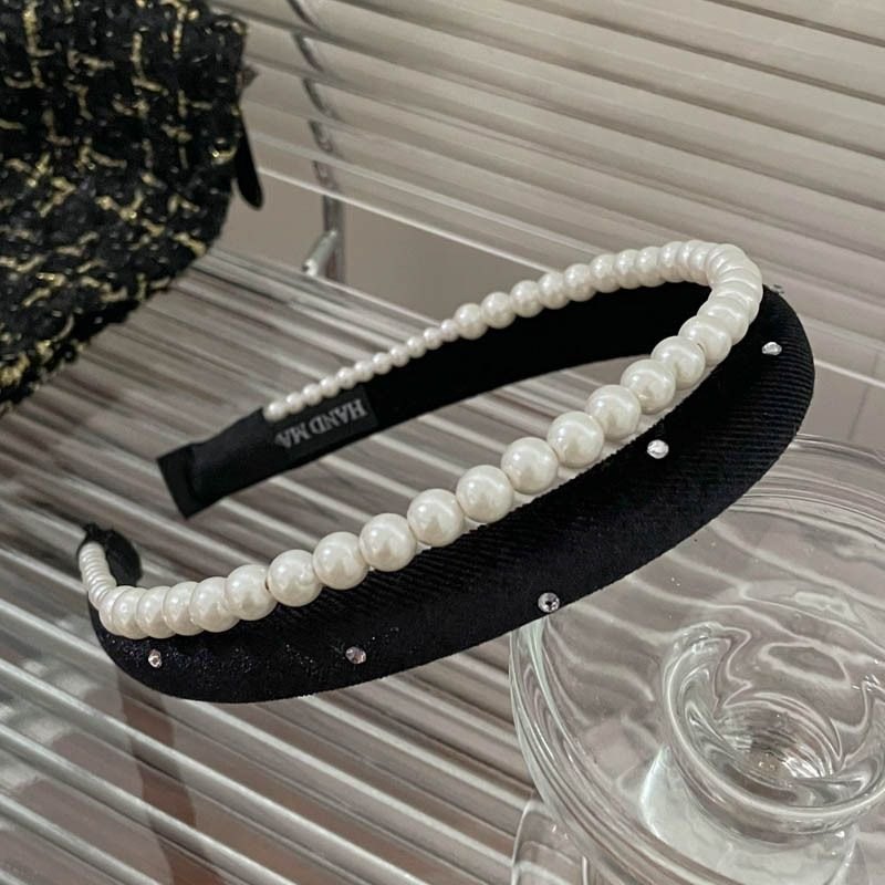Bờm vải đen kèm viền ngọc trai