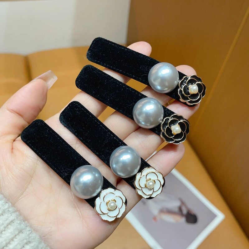 Kẹp tóc chữ nhật ngọc trai và hoa