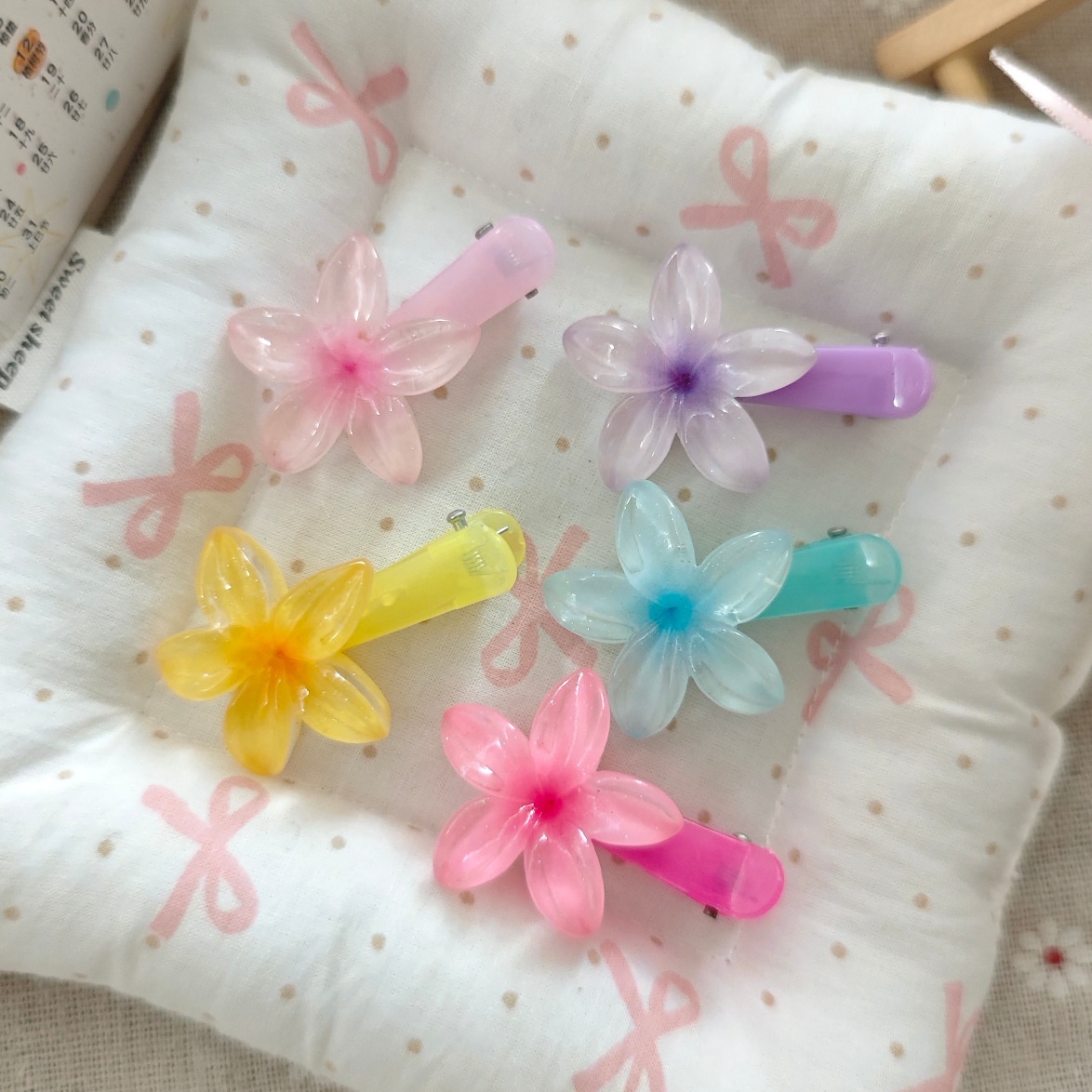 Kẹp tóc hoa sứ trong
