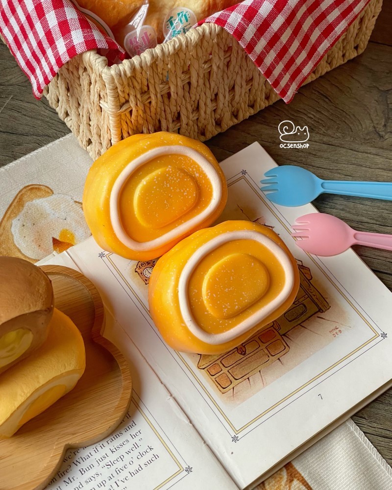 Squishy bánh bông lan cuộn kem
