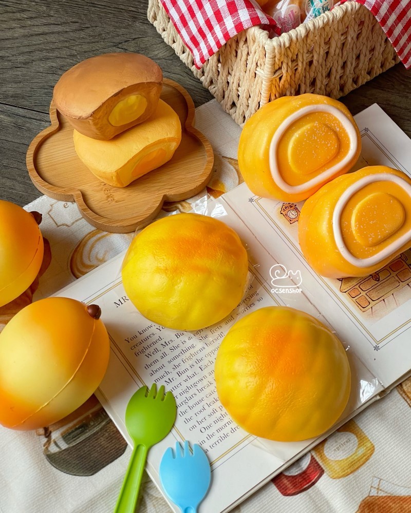 Squishy bánh dứa nướng