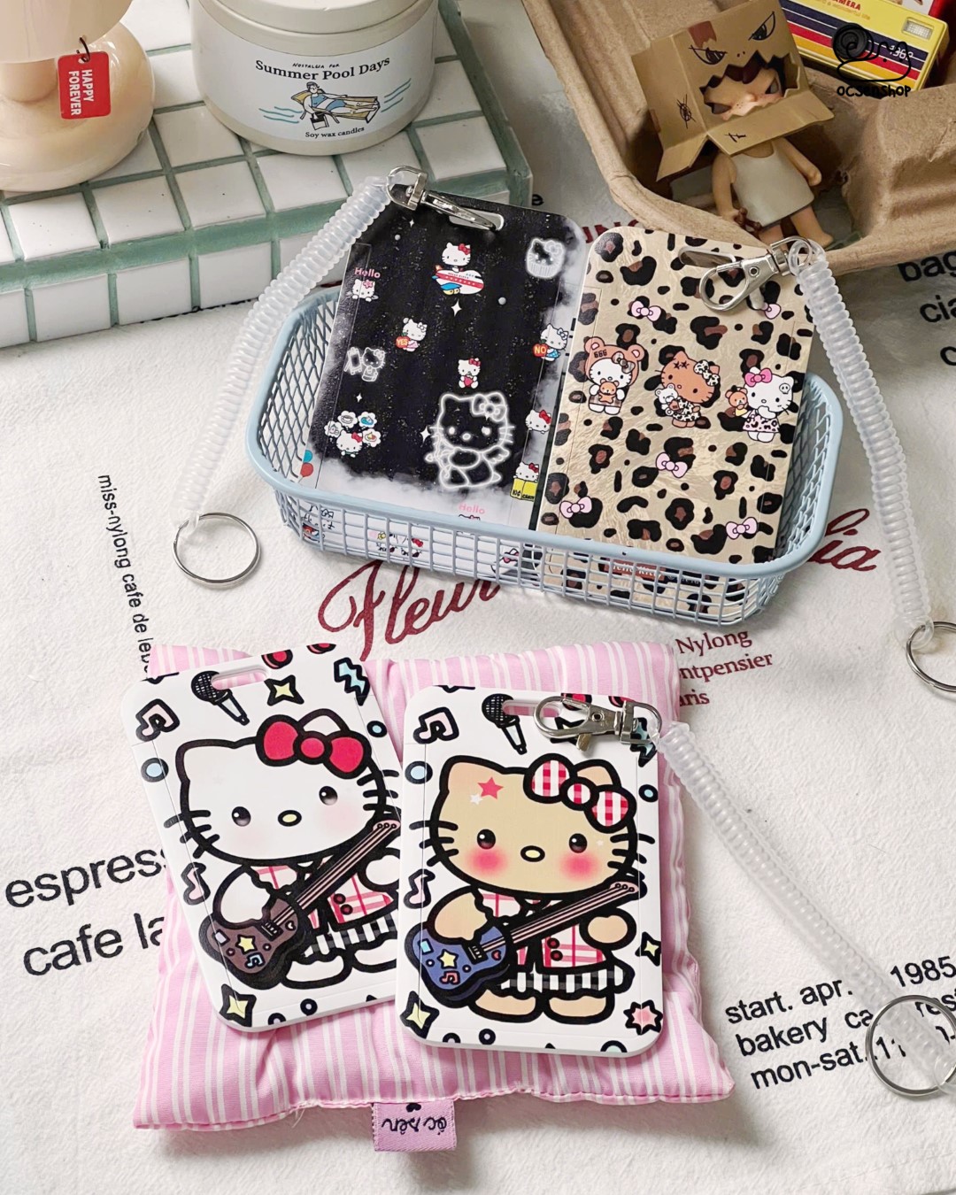 Card holder Hello Kitty kèm dây lò xo
