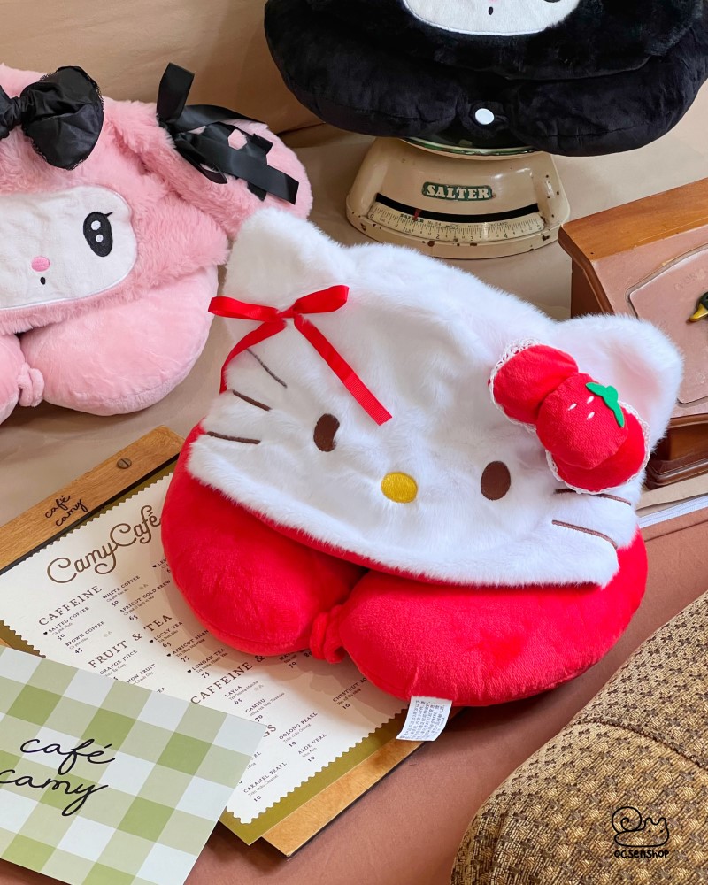 Gối kê cổ kèm mũ Sanrio đính nơ