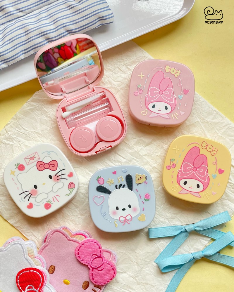 Hộp đựng lens Sanrio nền họa tiết (7x7cm)