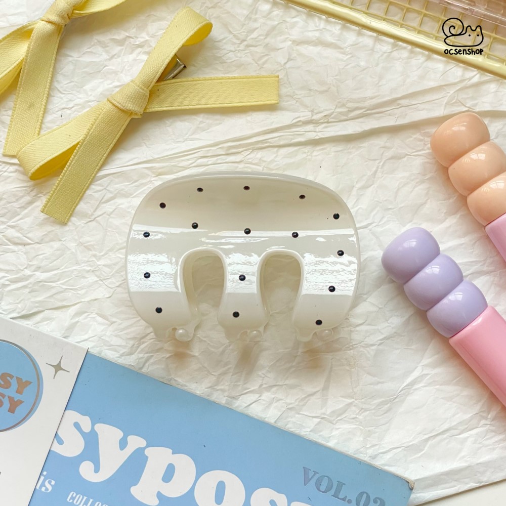 Kẹp càng cua chấm bi chữ M (8cm)