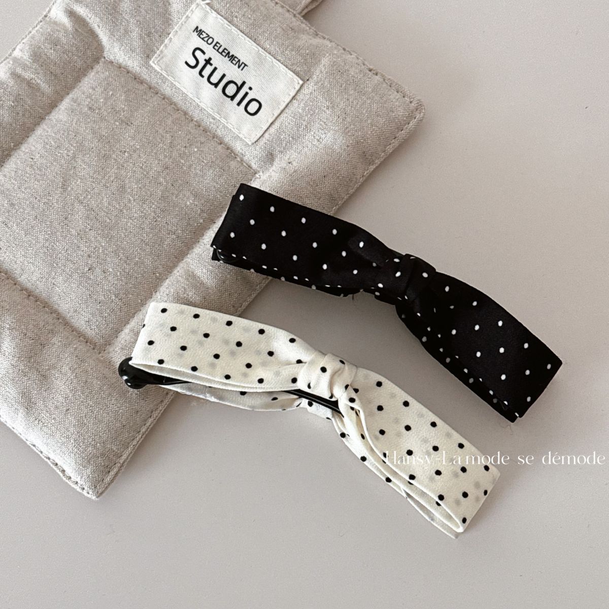 Kẹp chuối Nơ vải chấm bi (13,5cm)