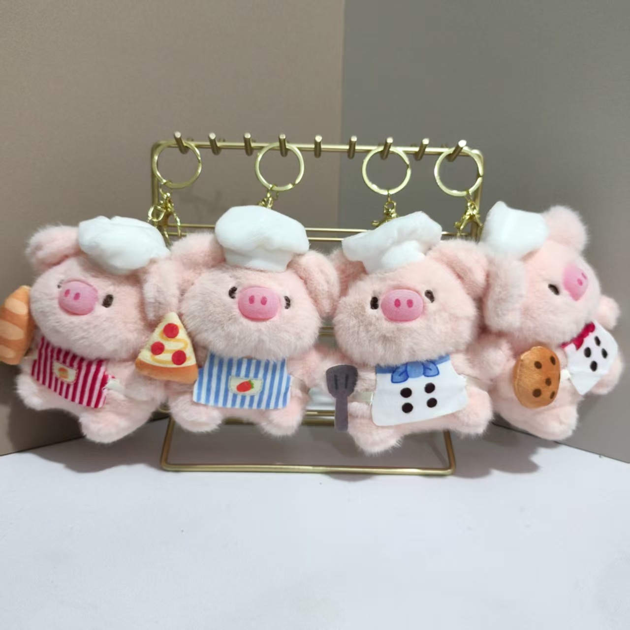 Móc khóa bông Heo đầu bếp (12cm)