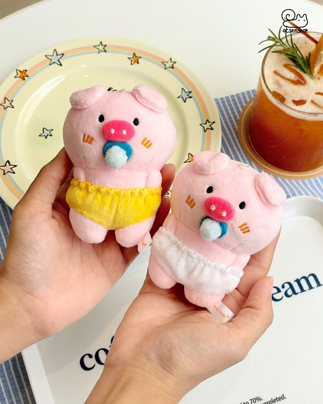 Móc khóa bông Heo mặc tã kèm dây kéo (12cm)