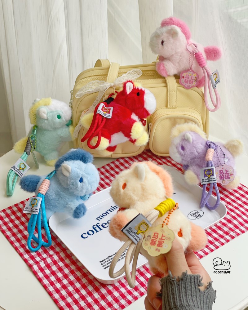 Móc khóa bông ngựa đeo chuông (12cm)