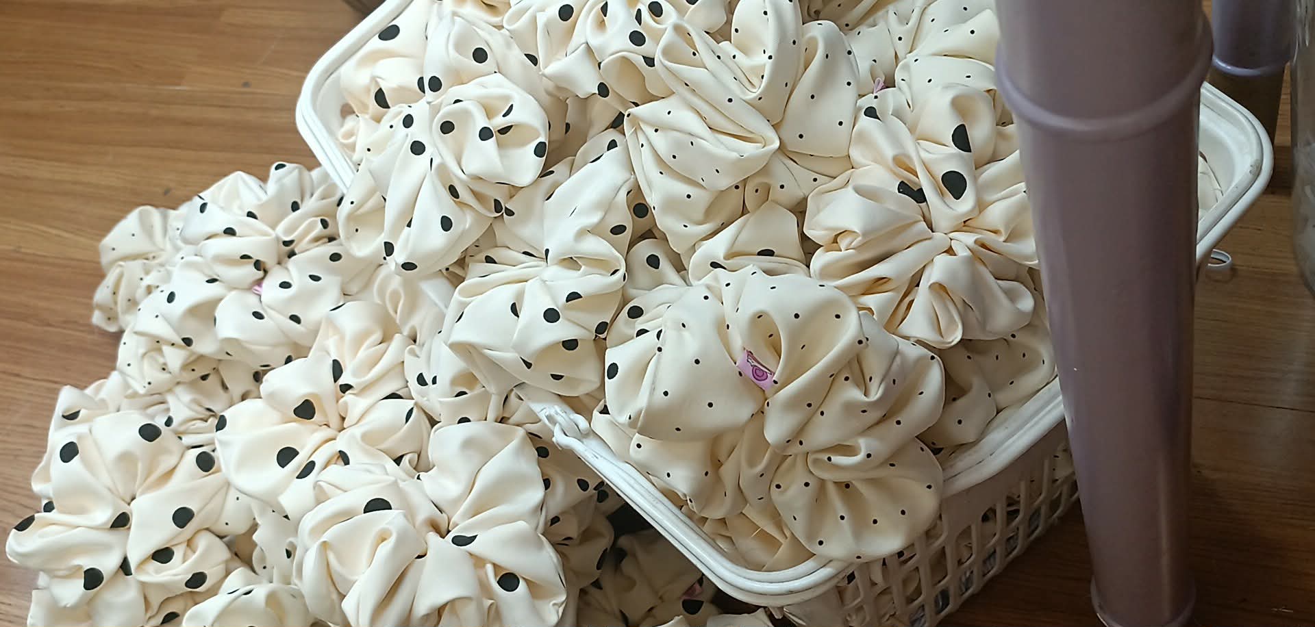Scrunchie Ốc sên 50k (Kèm hộp)