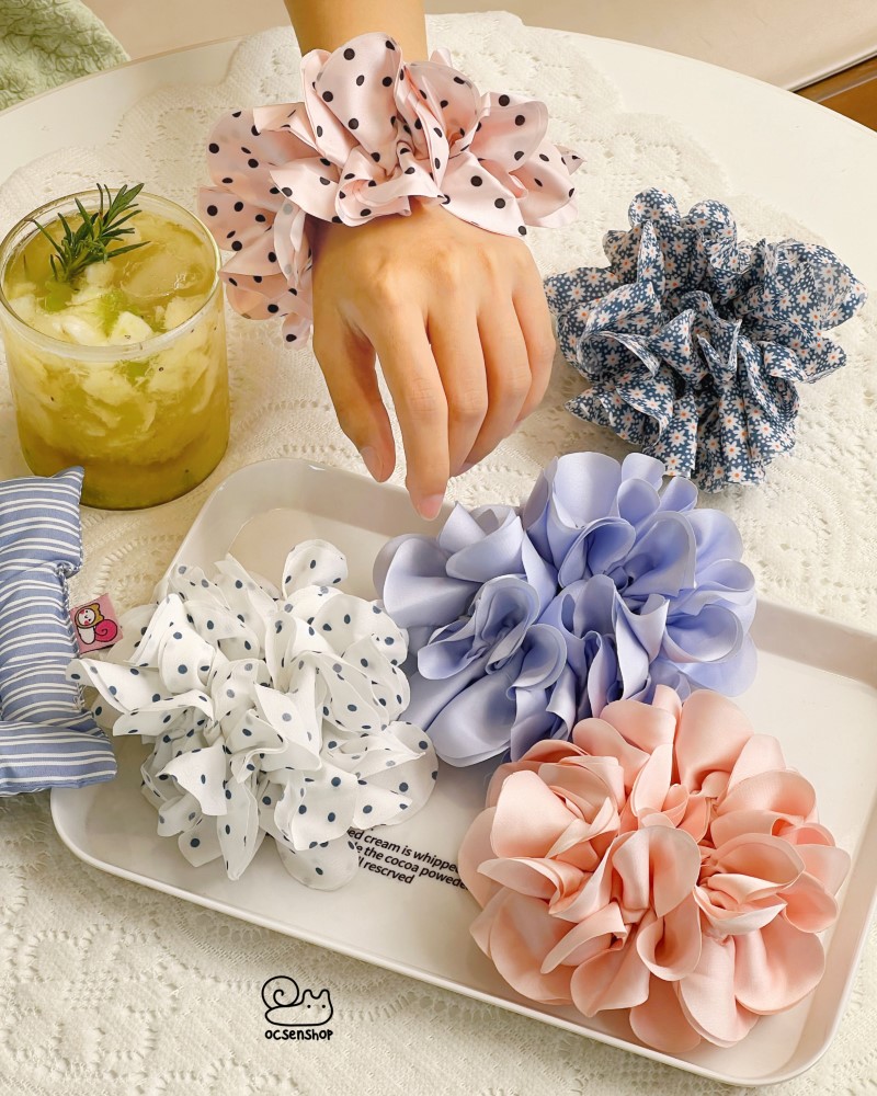 Scrunchie hình cánh hoa