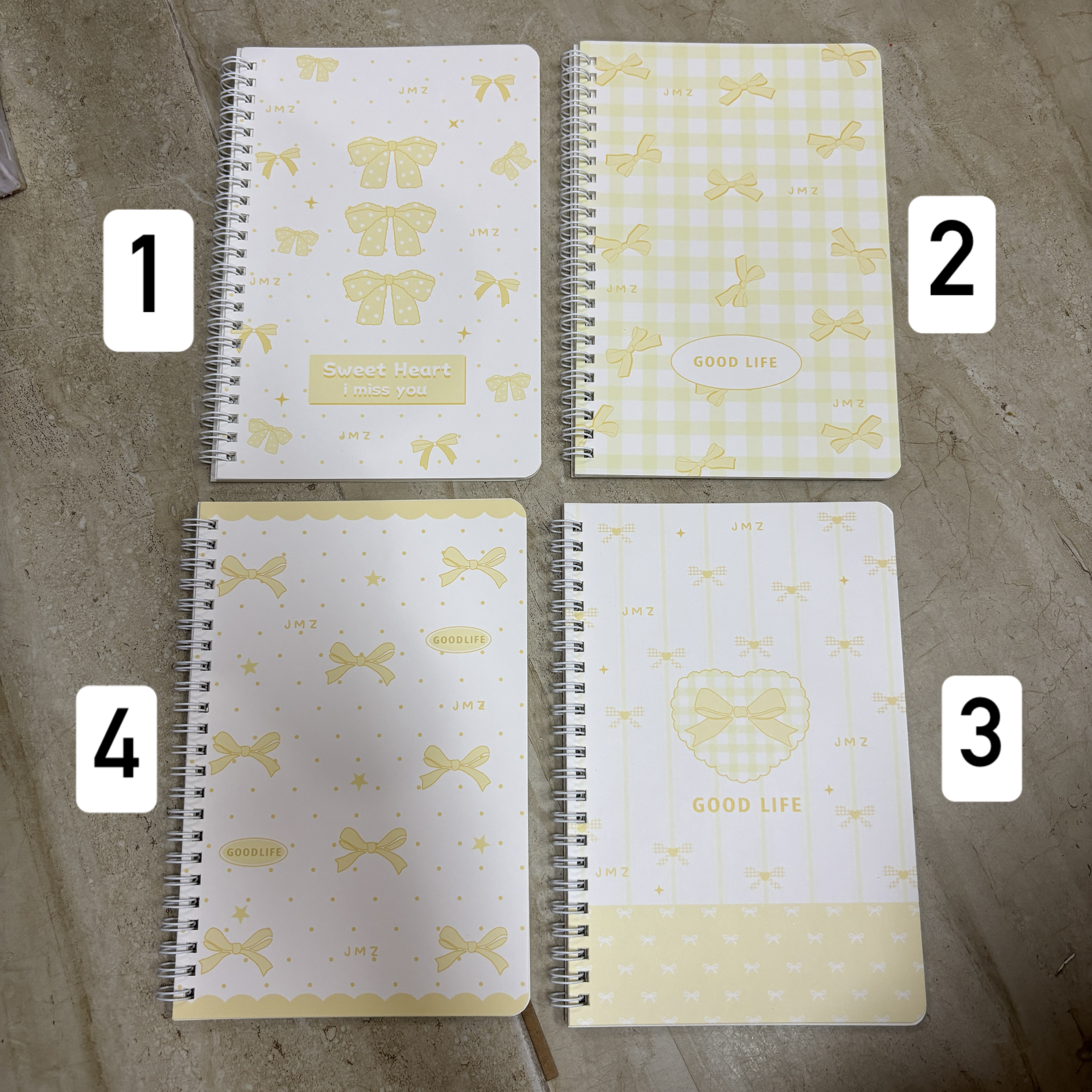Sổ gáy xoắn A5 Nơ nền họa tiết (50tr)