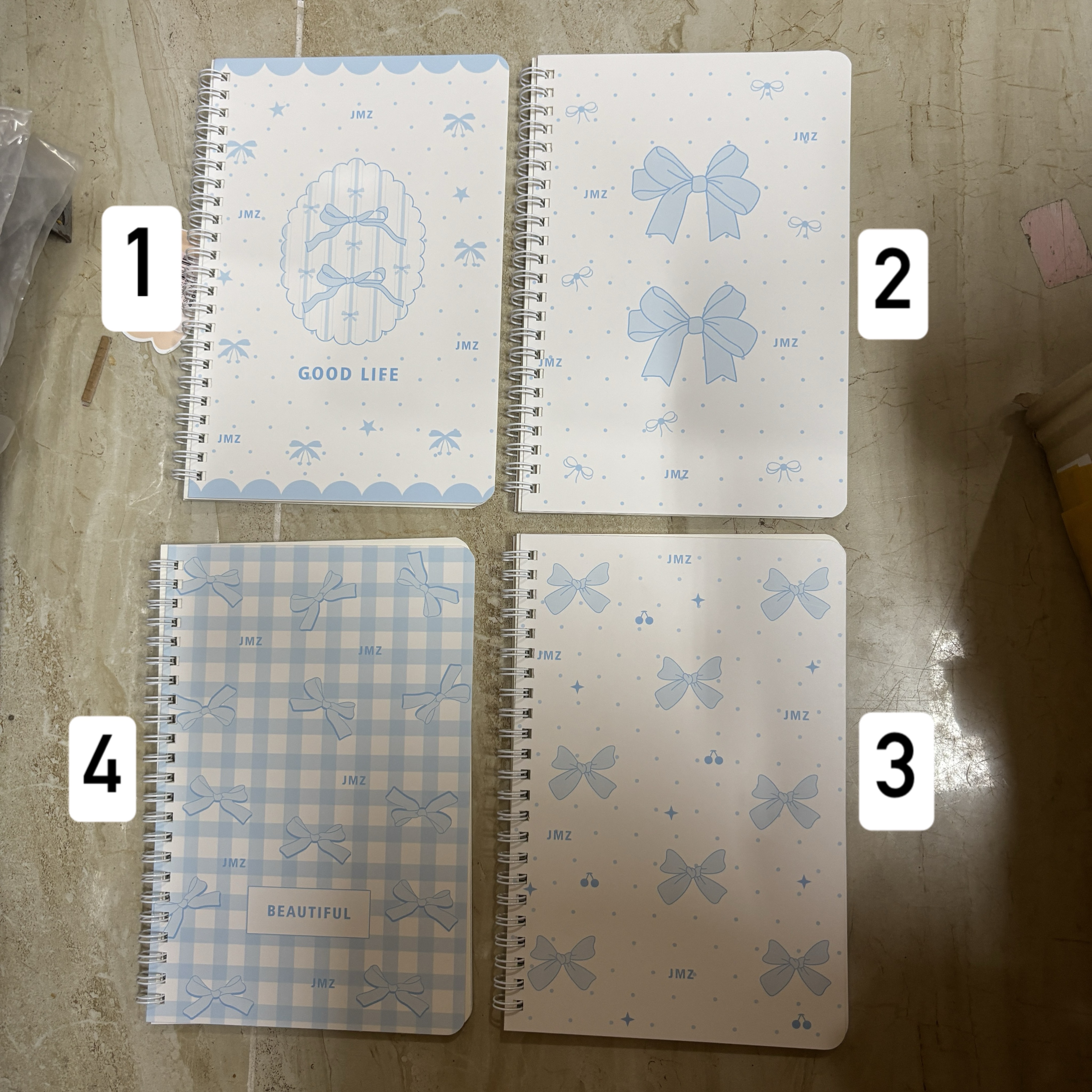 Sổ gáy xoắn A5 Nơ nền họa tiết (50tr)