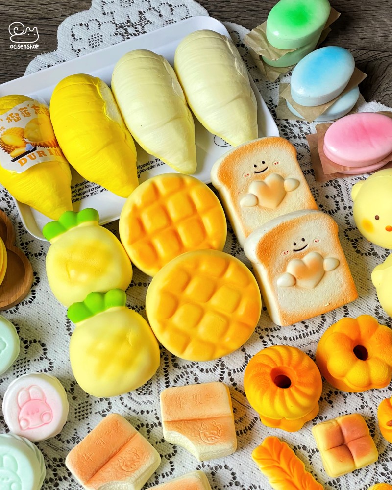 Squishy bánh cắn dở
