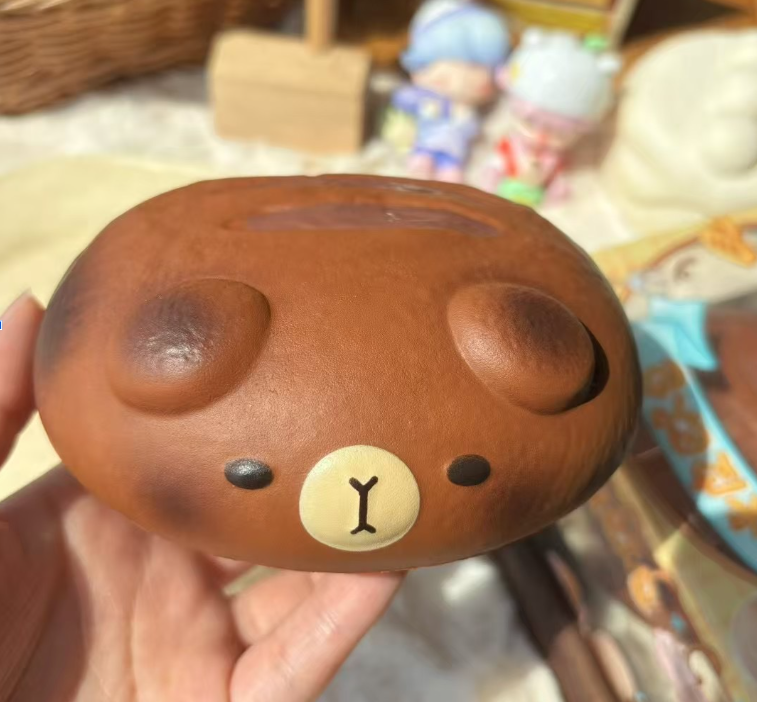 Squishy Moozy bánh mì Capybara (kèm hộp)