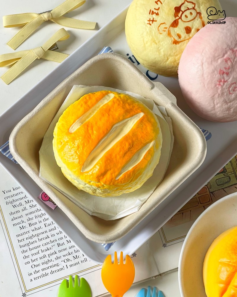 Squishy Moozy bánh mì tròn nhân kem (kèm túi)