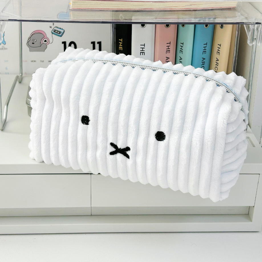 Túi bút bông mặt Miffy