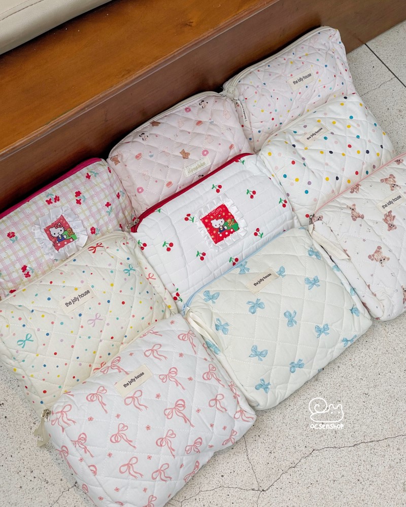 Túi đựng mĩ phẩm Hello Kitty nền cherry