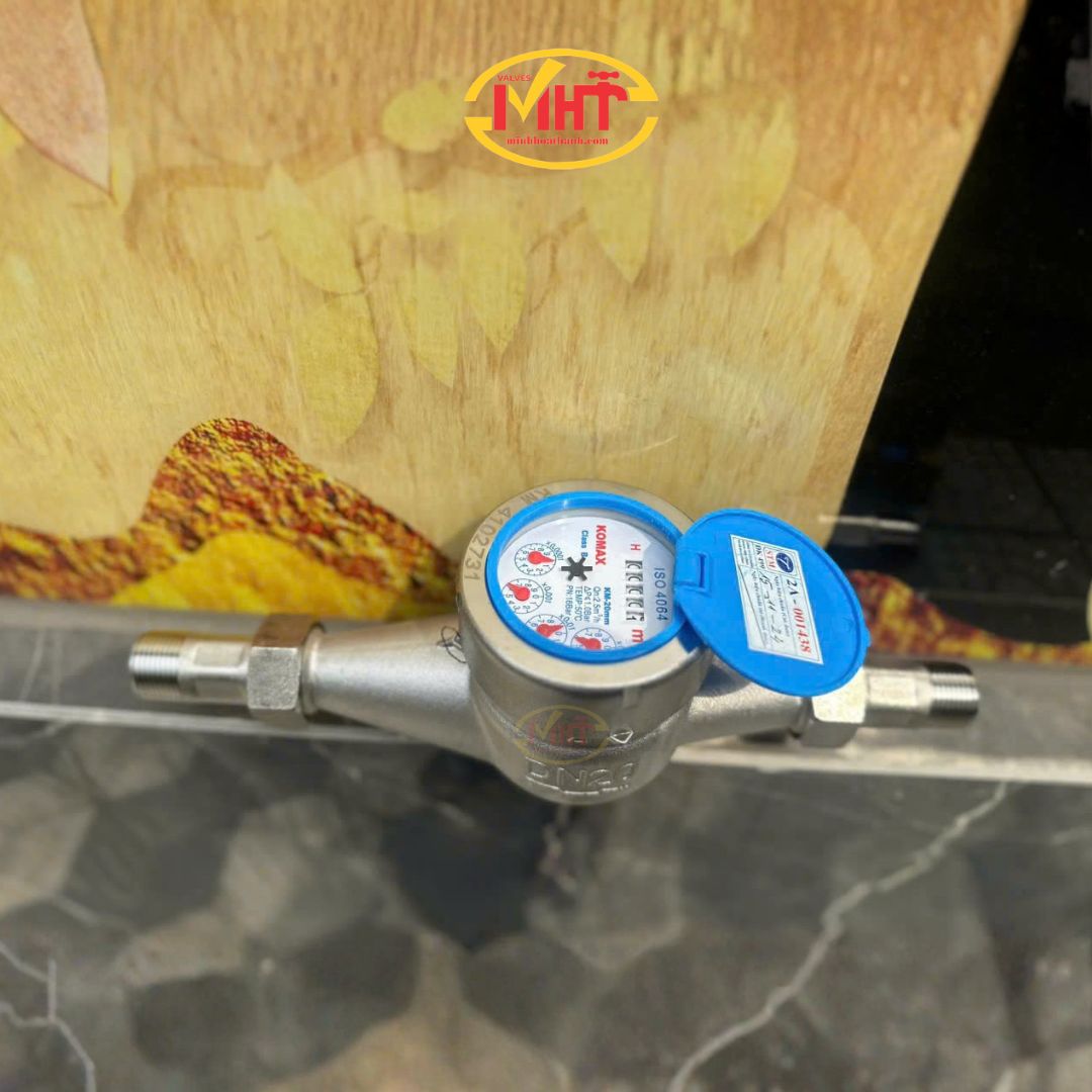 Dong-Ho-Nuoc-Komax-Than-Inox-DN15-Noi-Ren-Chinh-hang-11.jpg?v=1779782866