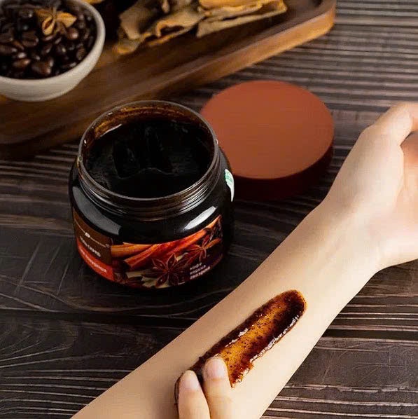 Bilena Body Scrub Coffee Cloves Cinnamon Tẩy da chết toàn thân chiết xuất từ quế hồi và cafe Nga (380g)
