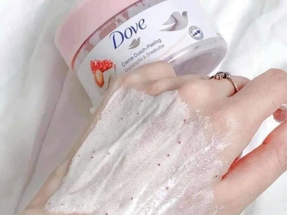 Dove Exfoliating Body Polish Tẩy da chết toàn thân bản Đức hương lựu, Đức (225ml)