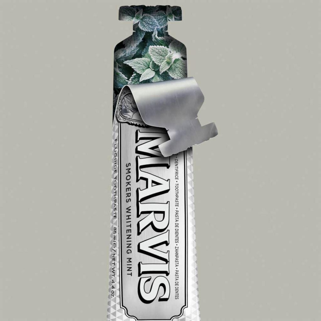 Marvis Smoker Whitening Mint toothpaste Kem đánh răng hương bạc hà, Ý (85ml màu trắng bạc)