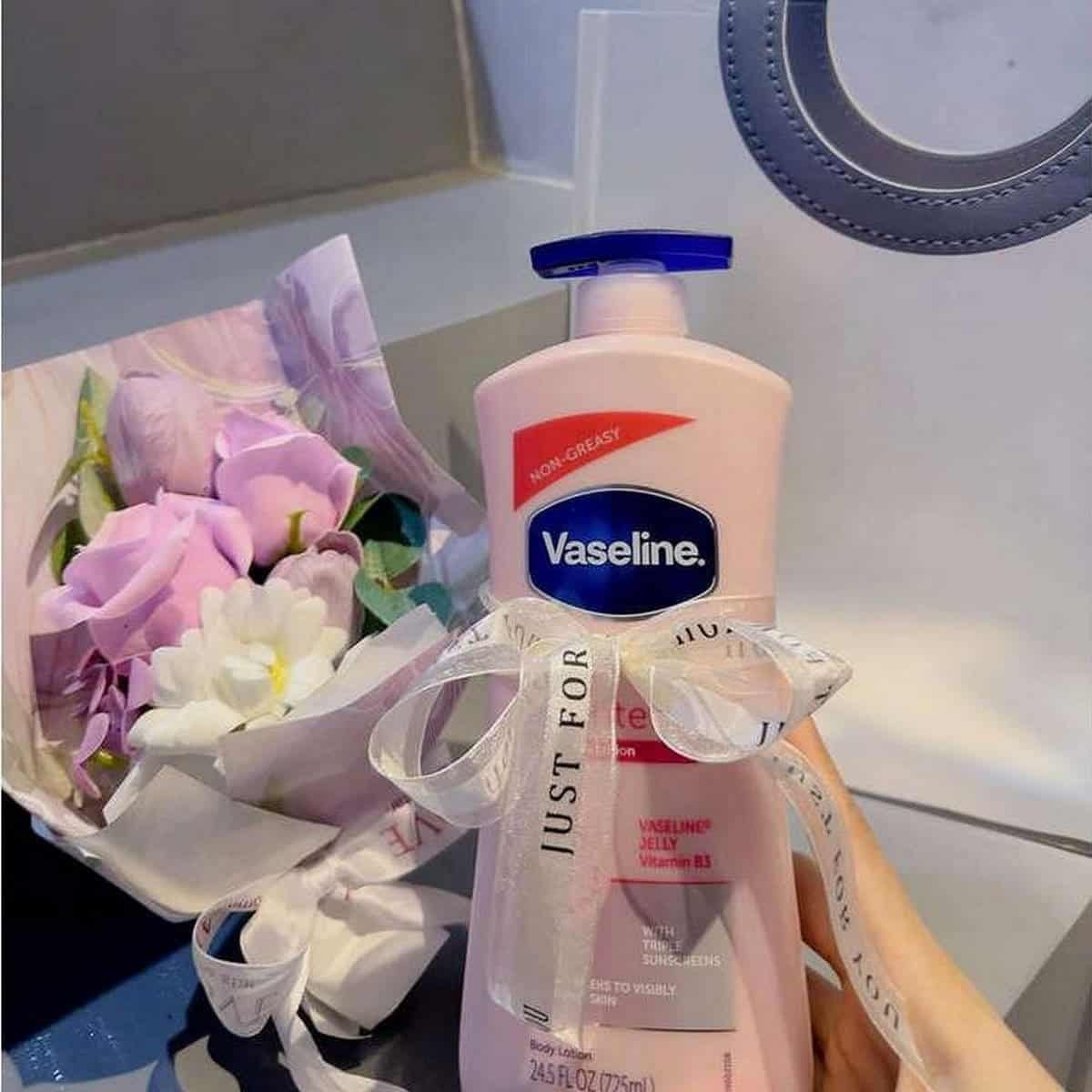 Vaseline Healthy Daily Brightening Sữa dưỡng thể trắng da, Mỹ (725ml)