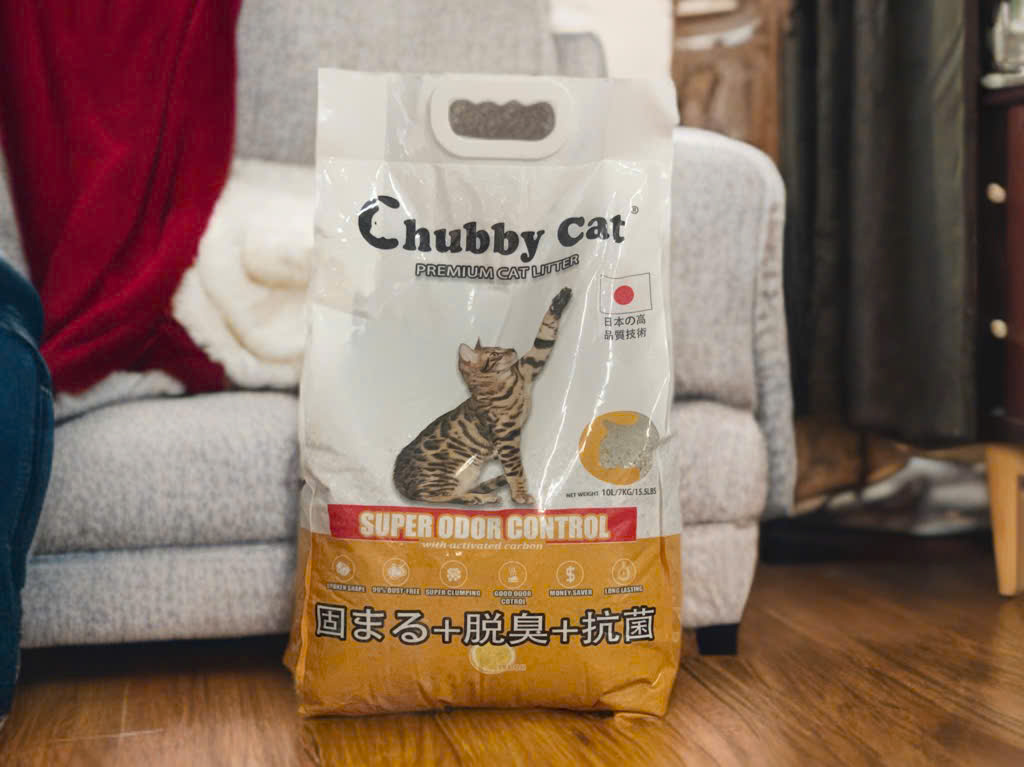 CHUBBY CAT Premium Cat Litter cát đá khoáng nghiền mix than hoạt tính nguyên chất Túi 10L/7Kg ít bụi, khử mùi mạnh, siêu vón cục