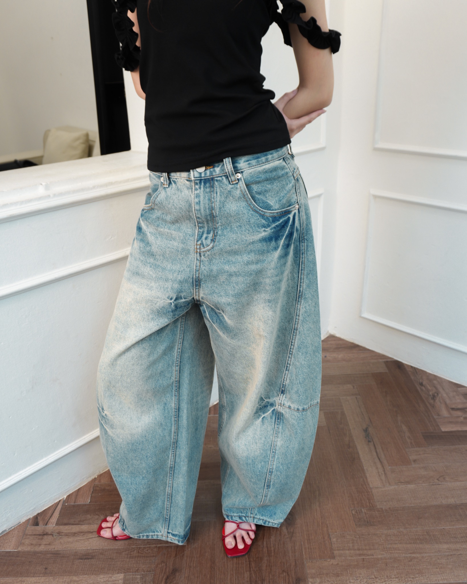 QUẦN JEANS CONG GÂN GIỮA MF 25K046