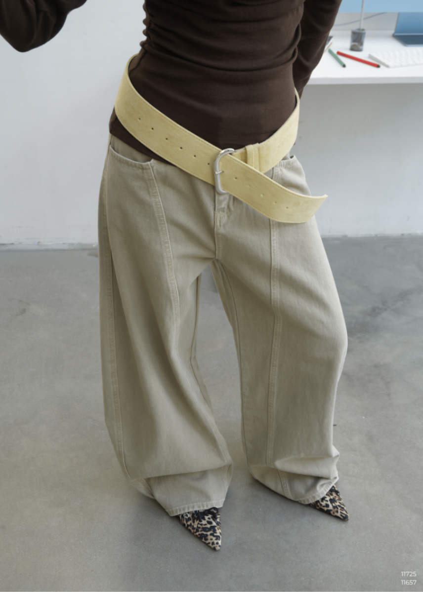 QUẦN JEANS CONG GÂN GIỮA VQ 918319