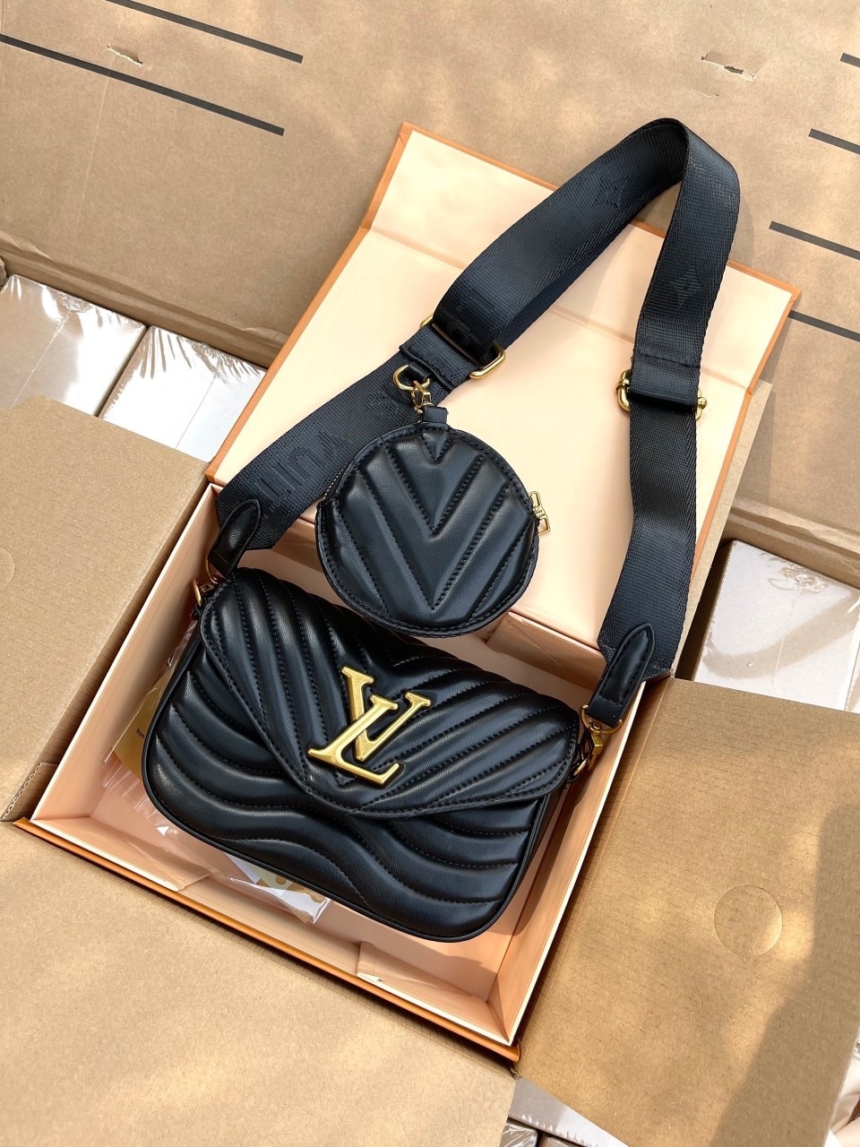 Sét Túi kèm Ví tròn Size 22cm đeo chéo hàng chuẩn VIP Full box nam châm