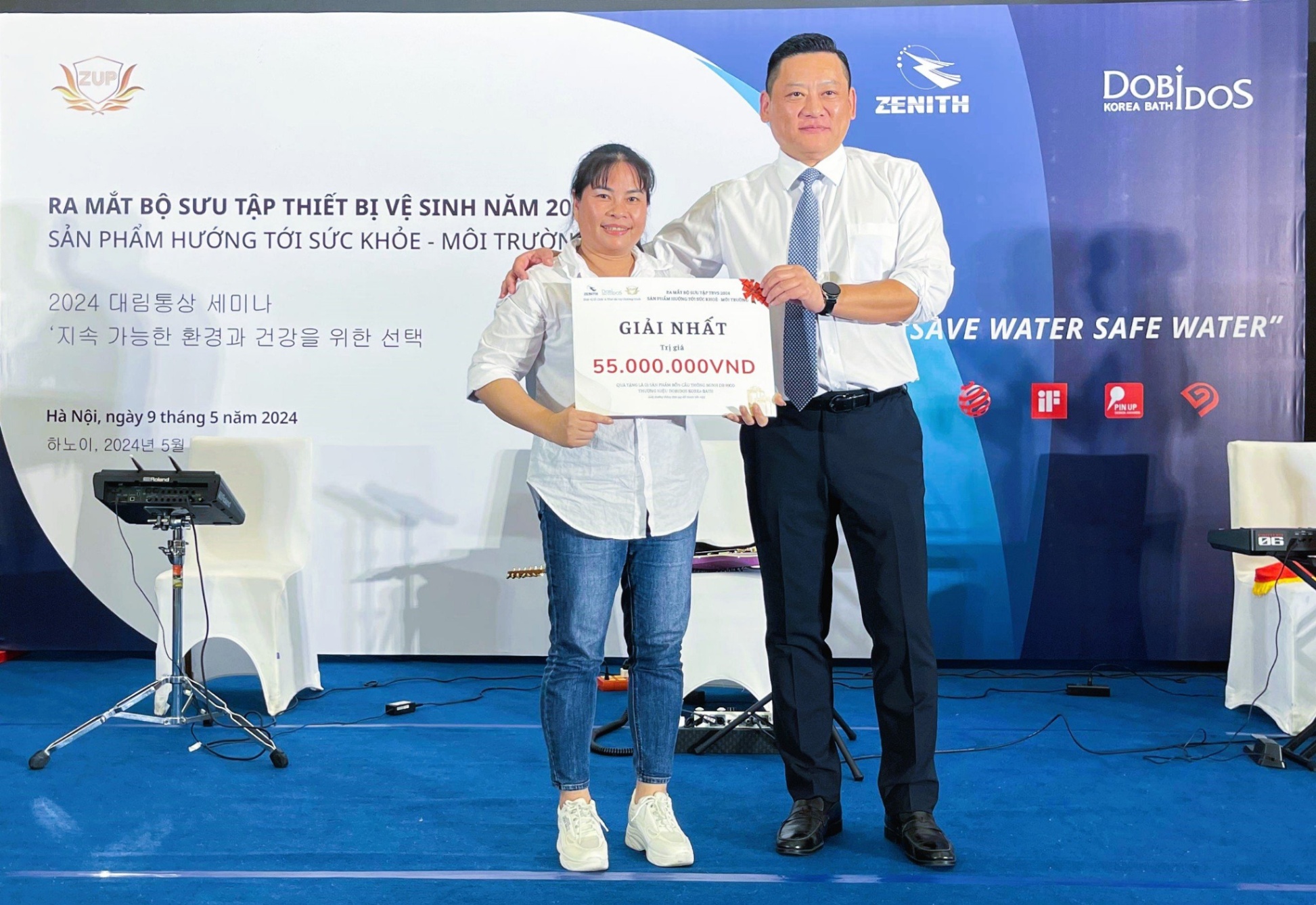 Zenith International Việt Nam trao quà tới Đại lý may mắn tại Hải Phòng