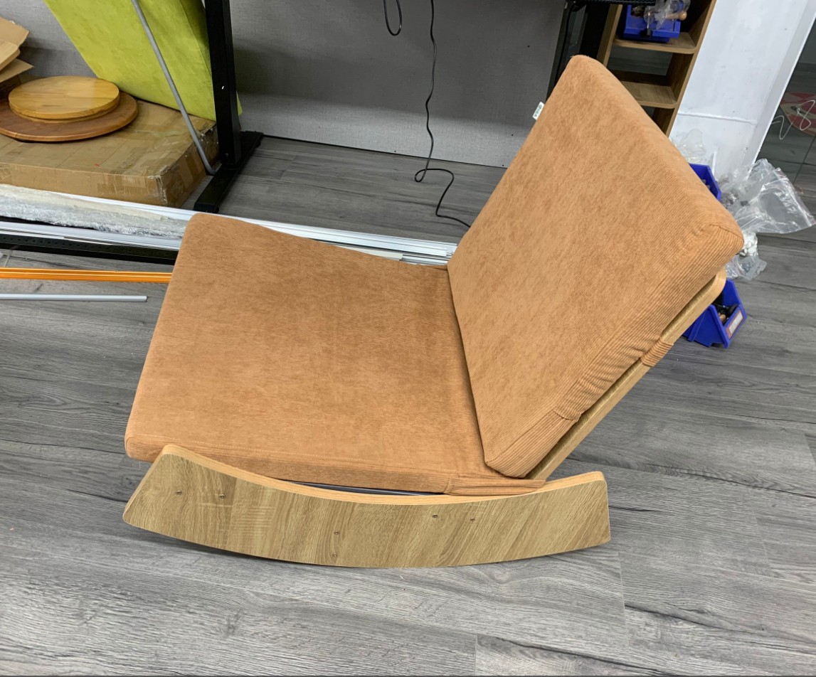 Ghế bập bênh thư giãn màu nâu GP304A