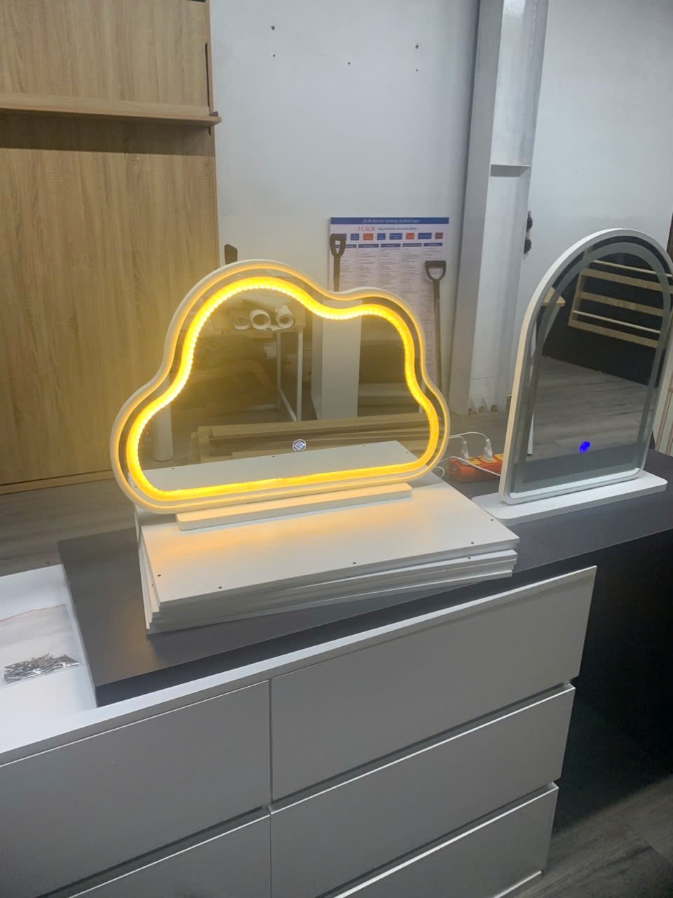 Gương để bàn trắng GP403.01