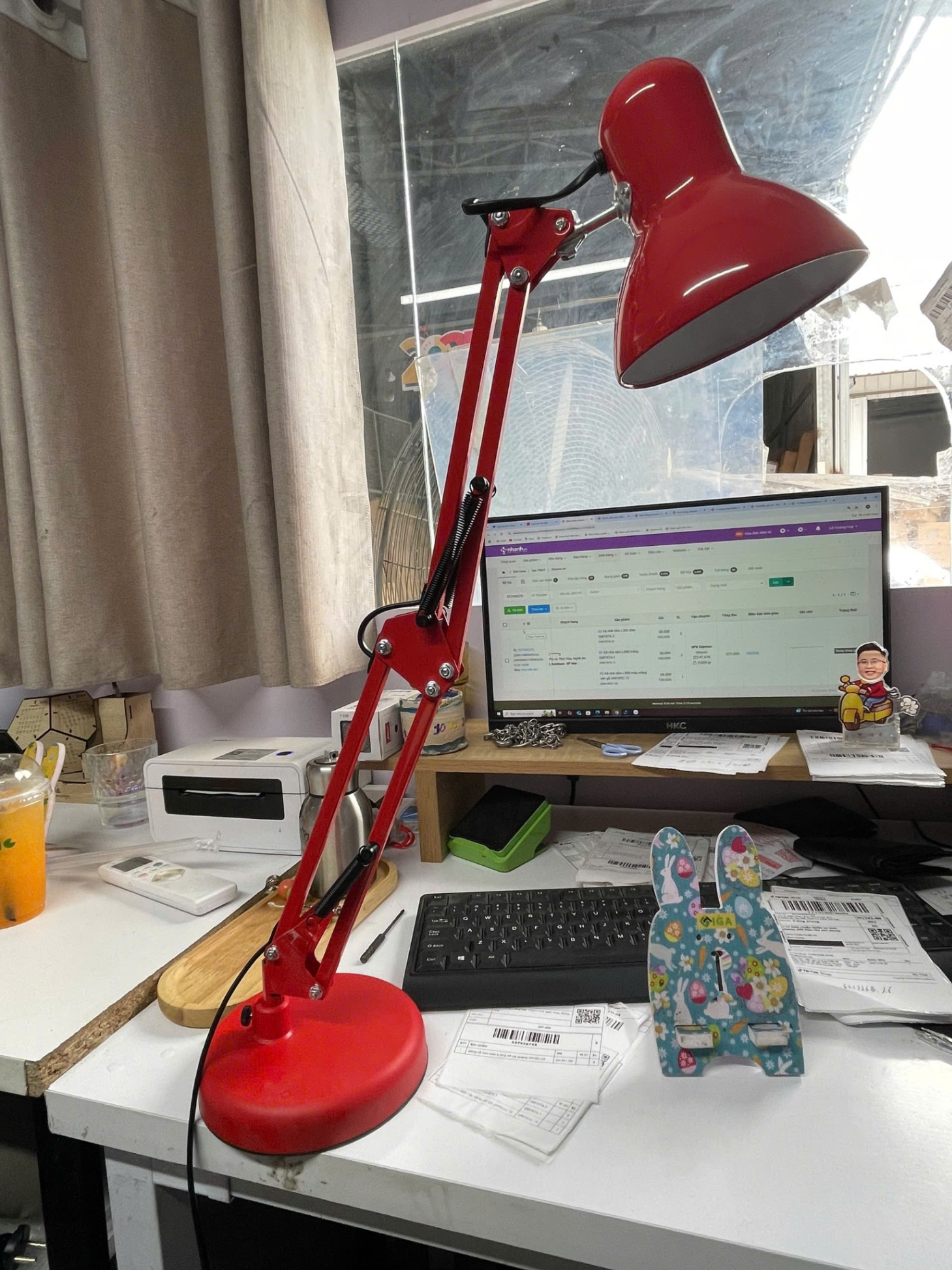 Đèn để bàn màu đỏ GN73.1